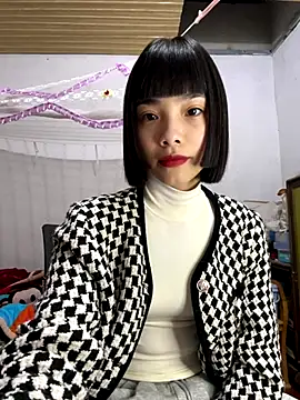 Snapshot of andymi1 chatting on November 5, 2025, 1:52 am andymi1 online show from November 5, 2025, 1:52 am