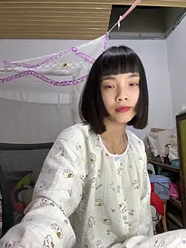 Snapshot of andymi1 chatting on May 12, 2026, 1:06 pm andymi1 online show from May 12, 2026, 1:06 pm