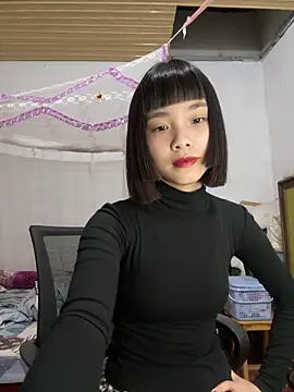 Snapshot of andymi1 chatting on April 23, 2026, 1:02 pm andymi1 online show from April 23, 2026, 1:02 pm