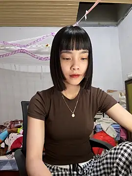 Snapshot of andymi1 chatting on May 15, 2026, 1:58 am andymi1 online show from May 15, 2026, 1:58 am
