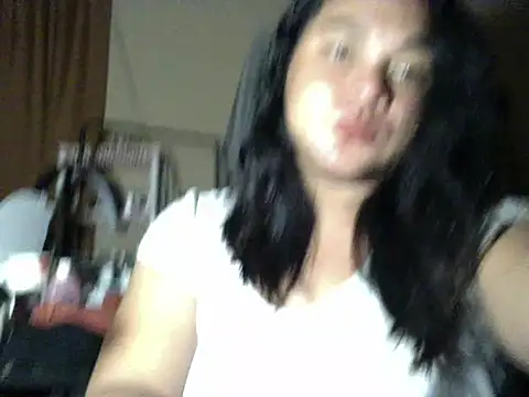 Snapshot of roseluv_hot chatting on February 15, 2026, 12:15 pm roseluv hot online show from February 15, 2026, 12:15 pm