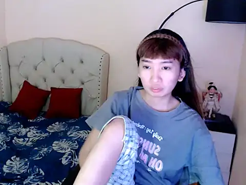 ShantalFoxxy  online show from May 26, 2026, 2:04 pm