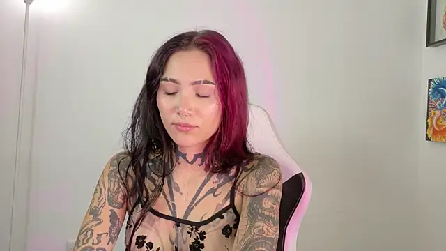 sara queen10 online show from April 21, 2026, 1:39 pm