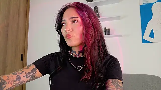 sara queen10 online show from May 26, 2026, 4:16 pm