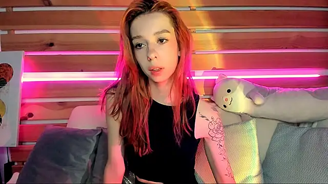 Lori Williams online show from October 17, 2025, 12:58 am