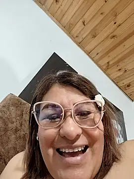 Snapshot of AlexxiaaMat chatting on May 11, 2026, 2:45 pm AlexxiaaMat online show from May 11, 2026, 2:45 pm