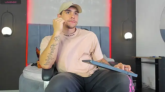 Liam walk  online show from February 17, 2026, 9:34 pm