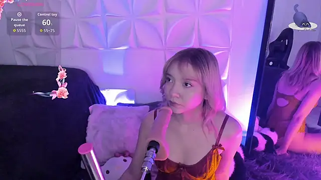 JuliethMoss online show from October 25, 2025, 8:31 pm