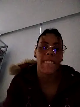 Pamelamiler   online show from December 5, 2025, 11:31 am