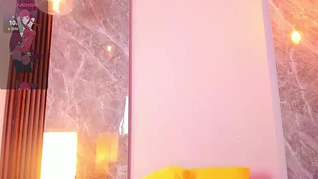 Emma hunter  online show from November 17, 2025, 4:16 am