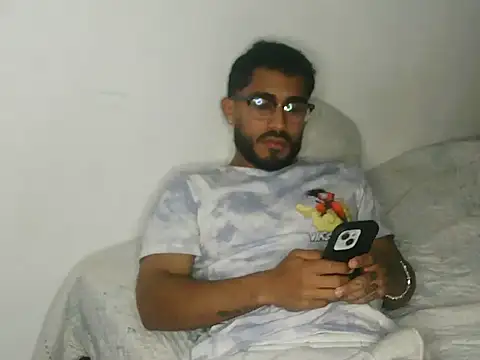 Snapshot of TU-MORENOO chatting on November 19, 2025, 3:06 am TU-MORENOO online show from November 19, 2025, 3:06 am