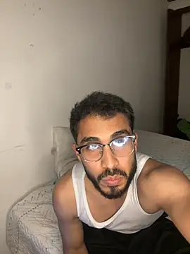 Snapshot of TU-MORENOO chatting on November 24, 2025, 6:13 am TU-MORENOO online show from November 24, 2025, 6:13 am