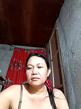 Everleigh mom online show from October 21, 2025, 7:41 am