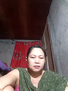 Everleigh mom online show from November 1, 2025, 8:14 pm