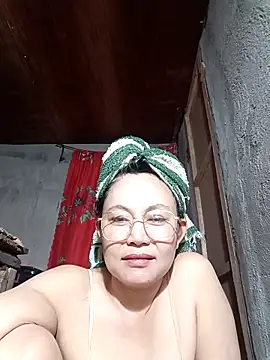 Everleigh mom online show from November 26, 2025, 5:18 am