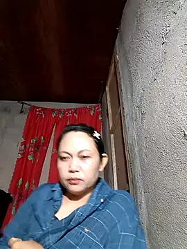 Everleigh mom online show from December 14, 2025, 2:18 am