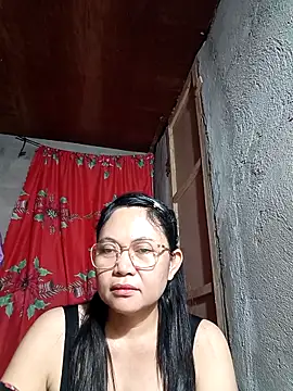 Everleigh mom online show from October 15, 2025, 10:40 pm