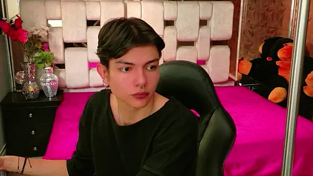 alandelrey57 online show from February 12, 2026, 2:39 pm