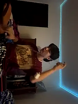 Snapshot of alandelrey57 chatting on September 10, 2025, 8:35 am alandelrey57 online show from September 10, 2025, 8:35 am