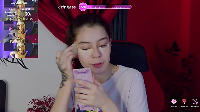 Snapshot of RavennMoonn chatting on October 5, 2025, 1:35 pm RavennMoonn online show from October 5, 2025, 1:35 pm