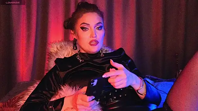 AliceJameson online show from July 28, 2026, 9:47 pm