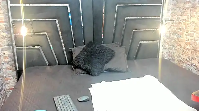 ALYANNA HOT  online show from November 23, 2025, 12:48 pm