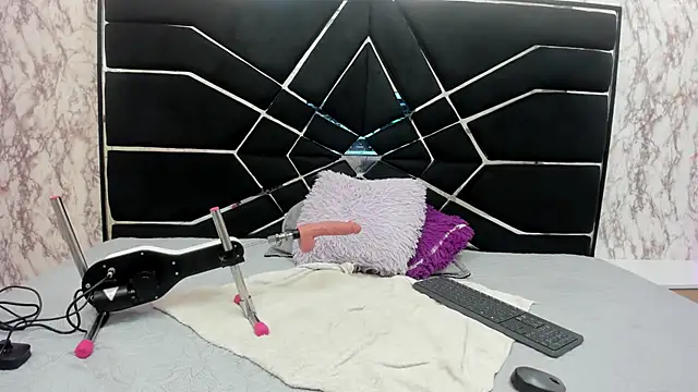 Snapshot of ALYANNA_HOT_ chatting on October 24, 2025, 12:59 pm ALYANNA HOT online show from October 24, 2025, 12:59 pm