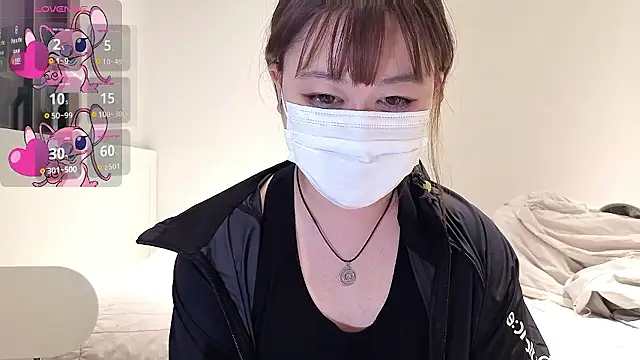 leelana217 online show from November 17, 2025, 3:38 pm