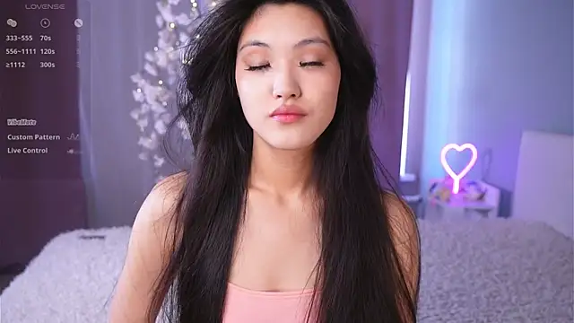 FancyEsten online show from June 25, 2026, 7:13 am