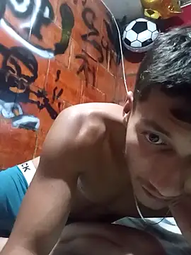 Snapshot of alexandercruz chatting on February 5, 2026, 11:44 pm alexandercruz online show from February 5, 2026, 11:44 pm