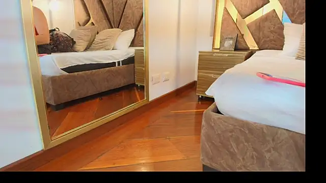 zarah andrew   online show from November 8, 2025, 2:42 pm