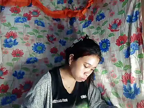 Pinay Skinny18 online show from October 5, 2025, 7:59 pm