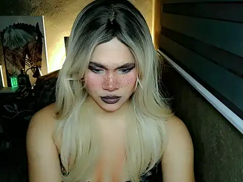 YllanaAltheaXxX online show from April 17, 2026, 6:33 pm