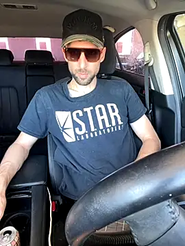 Snapshot of thejohnryancollection chatting on October 13, 2025, 8:32 pm thejohnryancollection online show from October 13, 2025, 8:32 pm