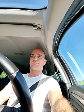 kukica89 online show from April 8, 2026, 2:07 pm