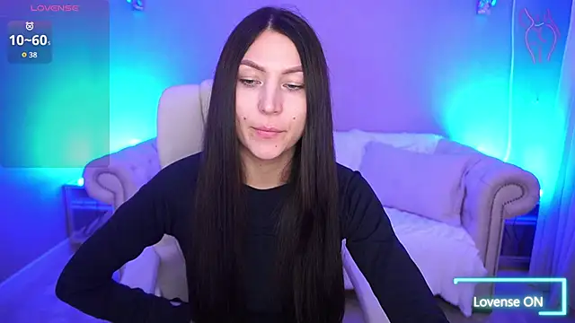 EliseVelour online show from October 17, 2025, 12:51 pm