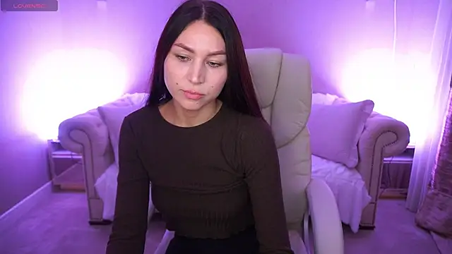 EliseVelour online show from October 19, 2025, 12:52 pm