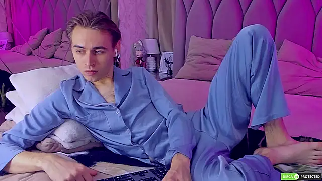 WilliamDyson online show from October 8, 2025, 3:08 am