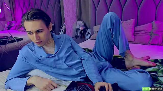 WilliamDyson online show from November 8, 2025, 3:10 am