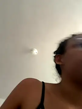 Valen1800 online show from November 16, 2025, 8:13 pm