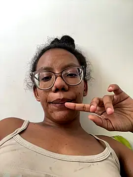 Valen1800 online show from December 4, 2025, 6:51 pm