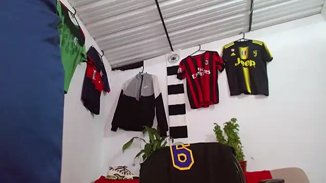 skinny23cm online show from March 1, 2026, 2:17 pm