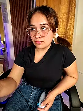 Snapshot of sara-lopez1 chatting on September 23, 2025, 2:24 pm sara-lopez1 online show from September 23, 2025, 2:24 pm