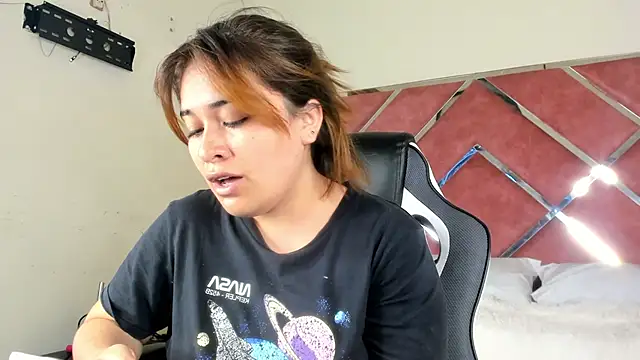 Snapshot of sara-lopez1 chatting on September 24, 2025, 6:53 am sara-lopez1 online show from September 24, 2025, 6:53 am