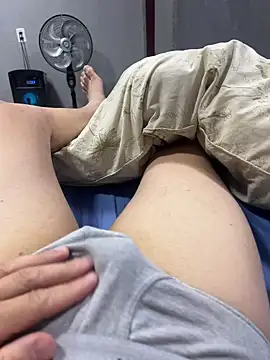 mlkaogato69 online show from December 5, 2025, 4:22 am