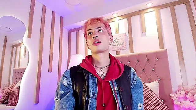 OzorioDany online show from April 19, 2026, 4:02 am