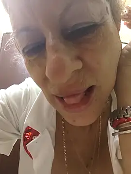 MaryeLunna online show from November 13, 2025, 11:47 am