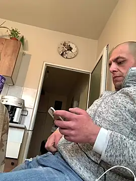 milenski74 online show from February 5, 2026, 8:21 am