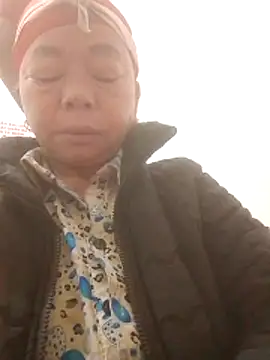 VangLe73 online show from December 15, 2025, 11:31 pm