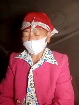 VangLe73 online show from October 26, 2025, 7:47 pm